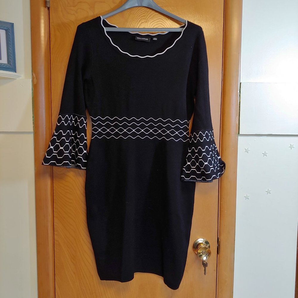 Knit dress with flare cuff sleeves